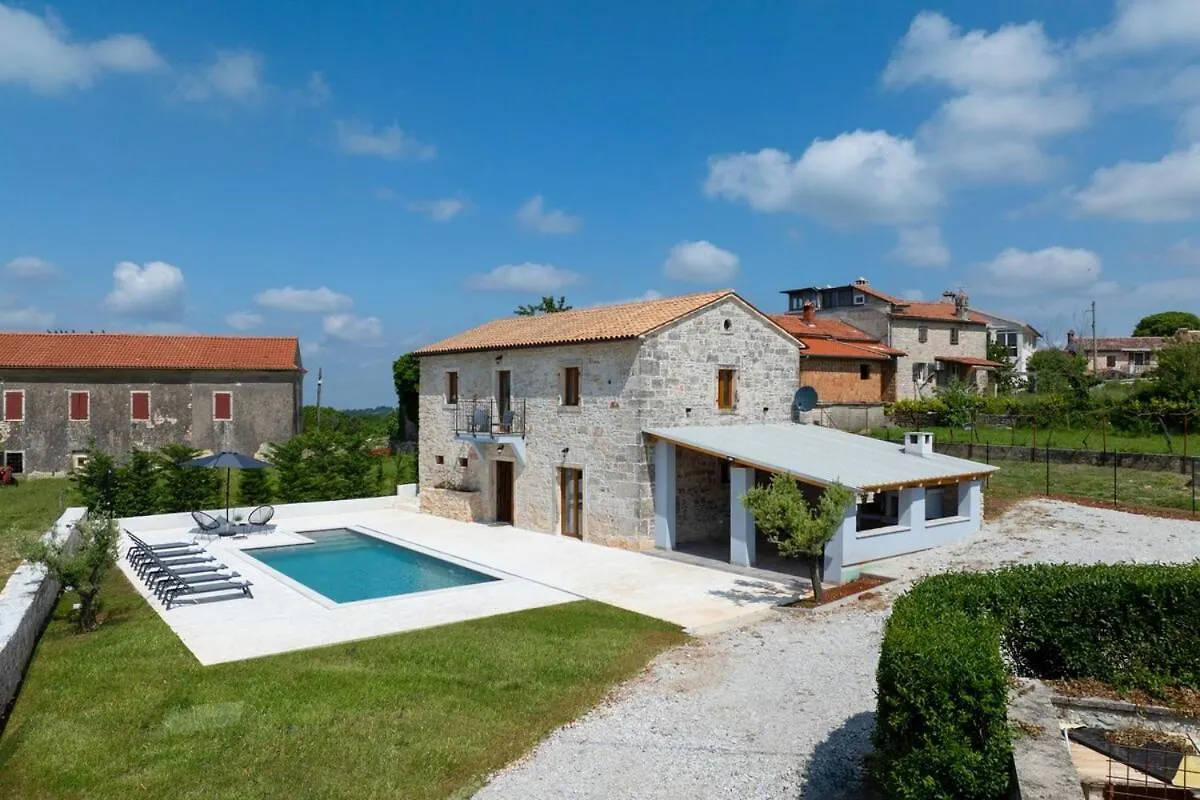 Villa Valeria Majkusi