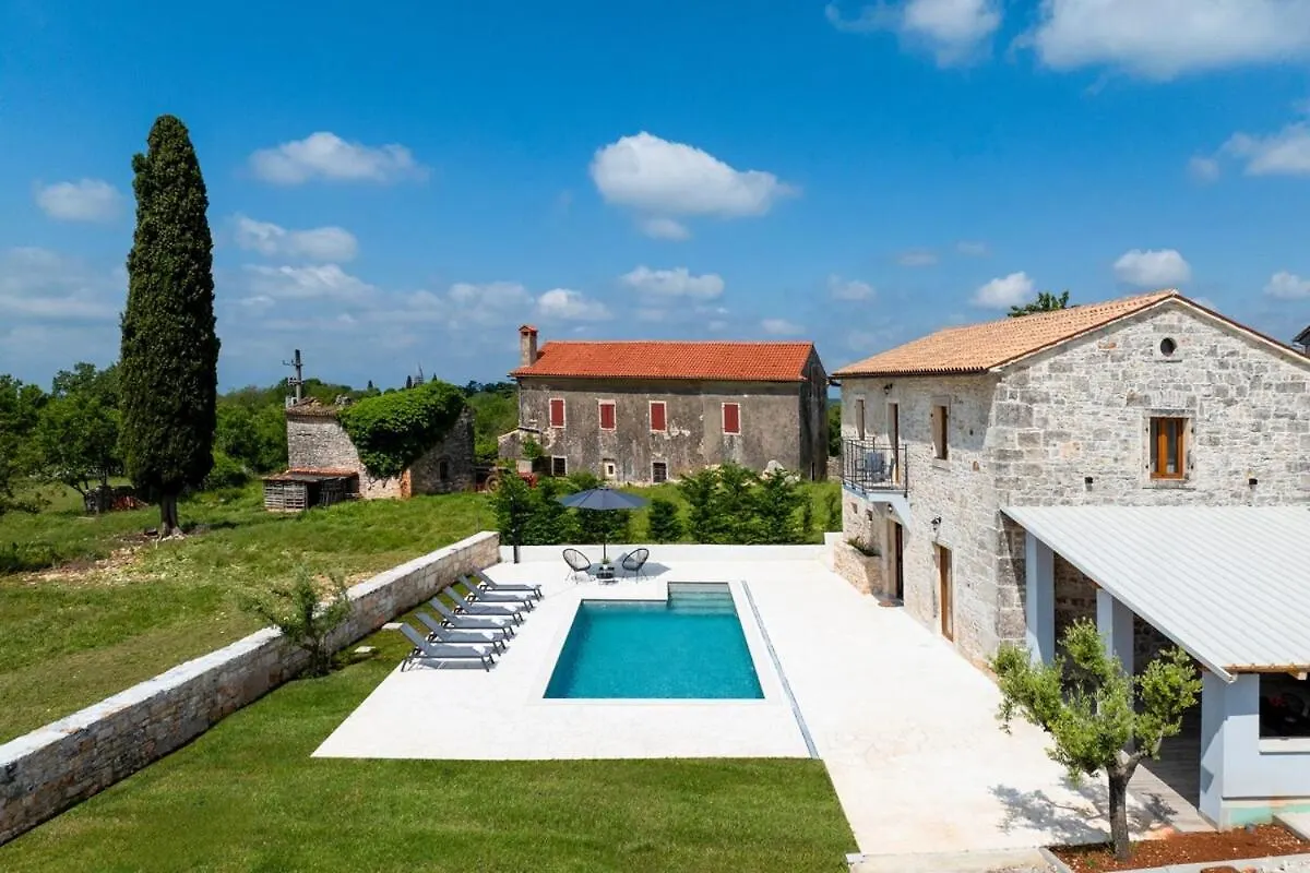 Villa Valeria Majkusi