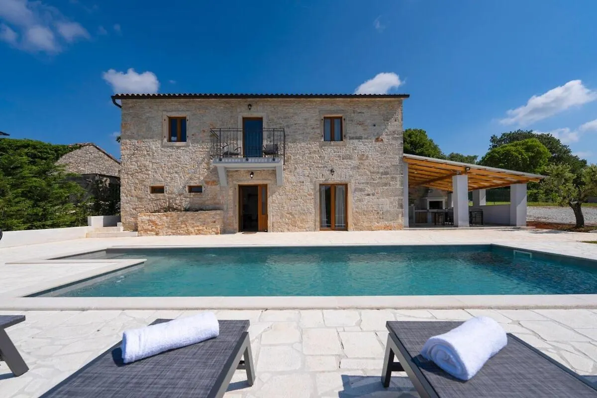 Villa Valeria Majkusi 0*,  Croácia